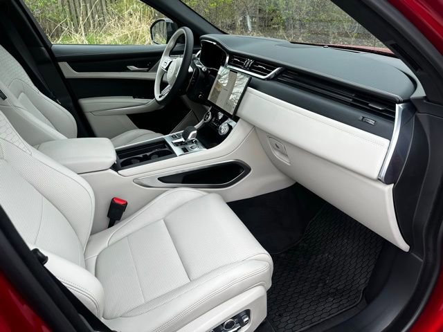 Used 2026 Jaguar F-PACE R-Dynamic S image 18