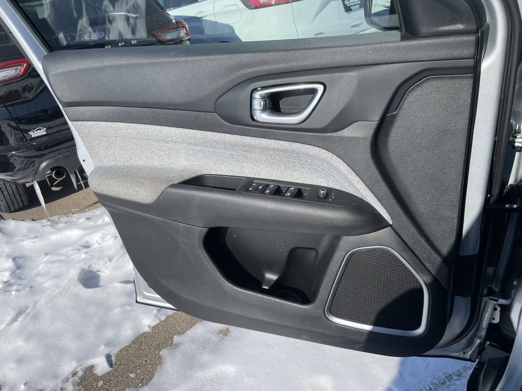 Used 2024 Jeep Compass Latitude image 48