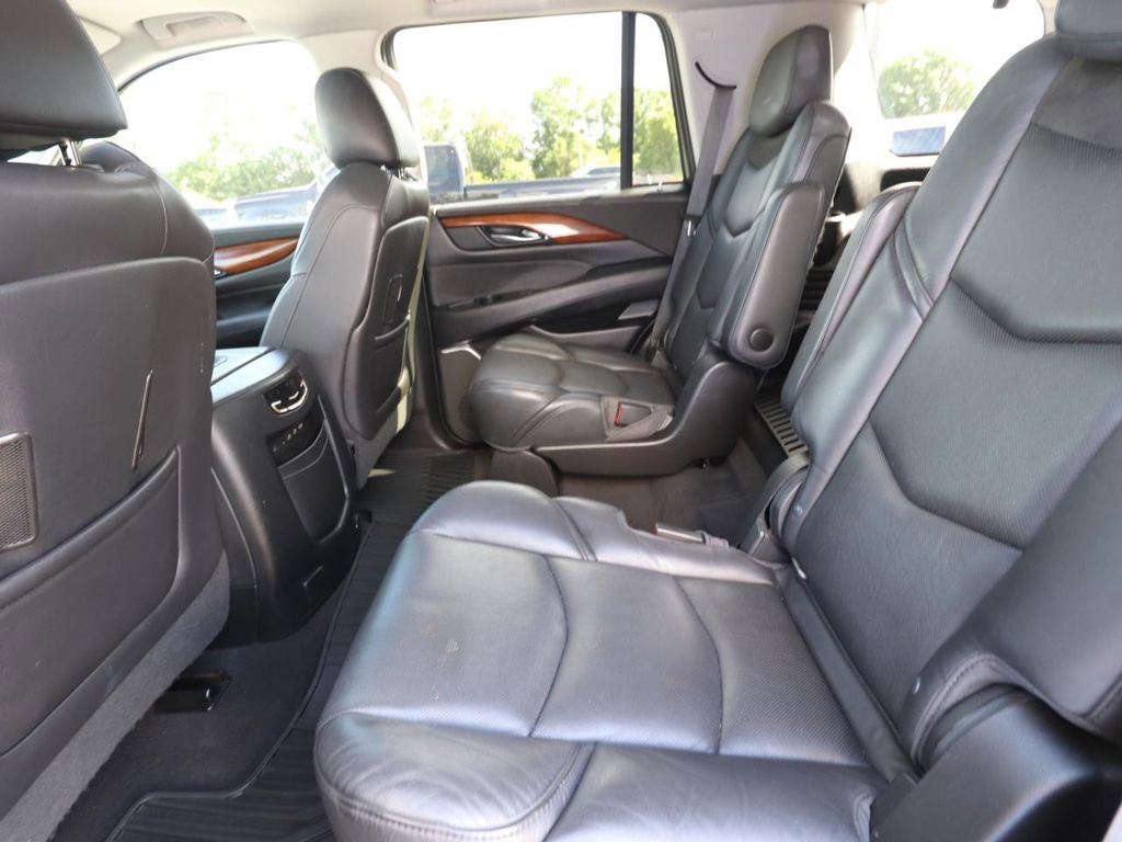 Used 2019 Cadillac Escalade Luxury image 13