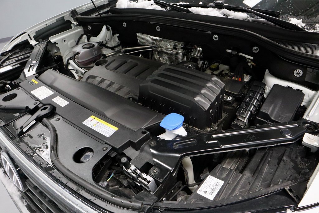 Used 2025 Volkswagen Atlas Cross Sport SE image 18