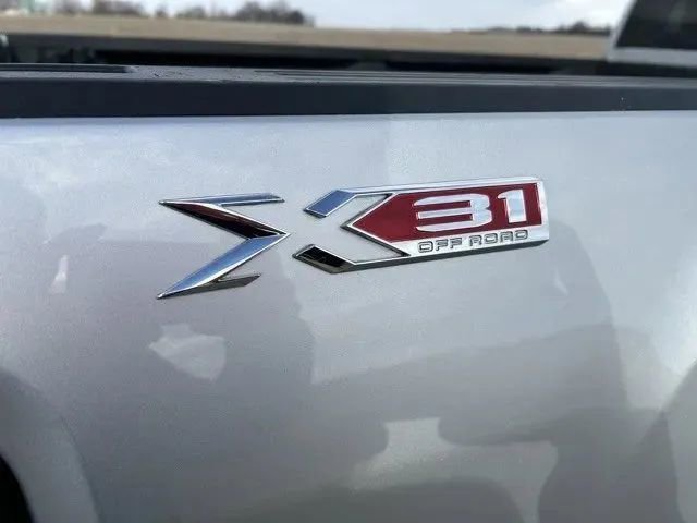 Used 2023 GMC Sierra 2500 SLE w/ Gooseneck/5TH Wheel Package image 11