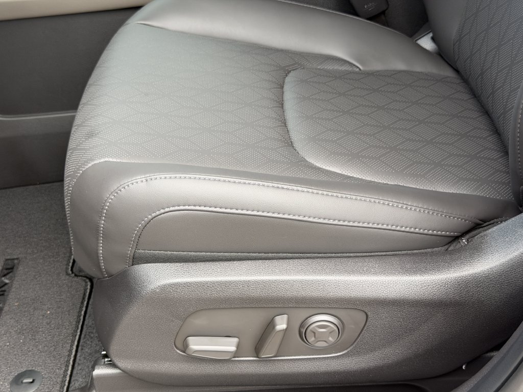 New 2027 Kia Carnival EX FWD image 26