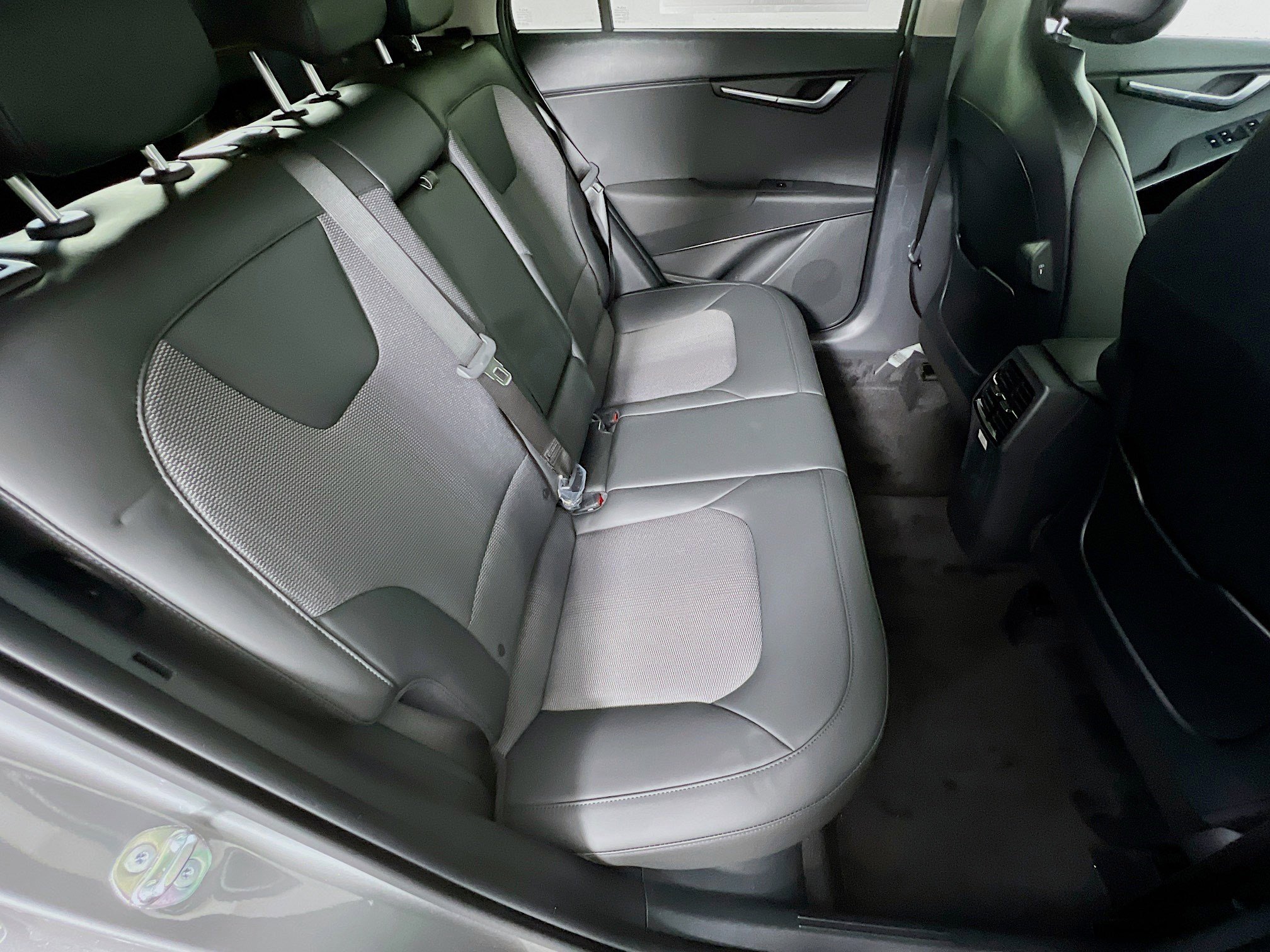 New 2025 Kia Niro EX image 24