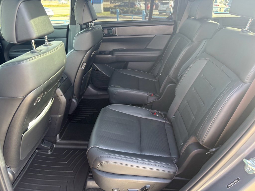 Used 2025 Hyundai Santa Fe Calligraphy image 32