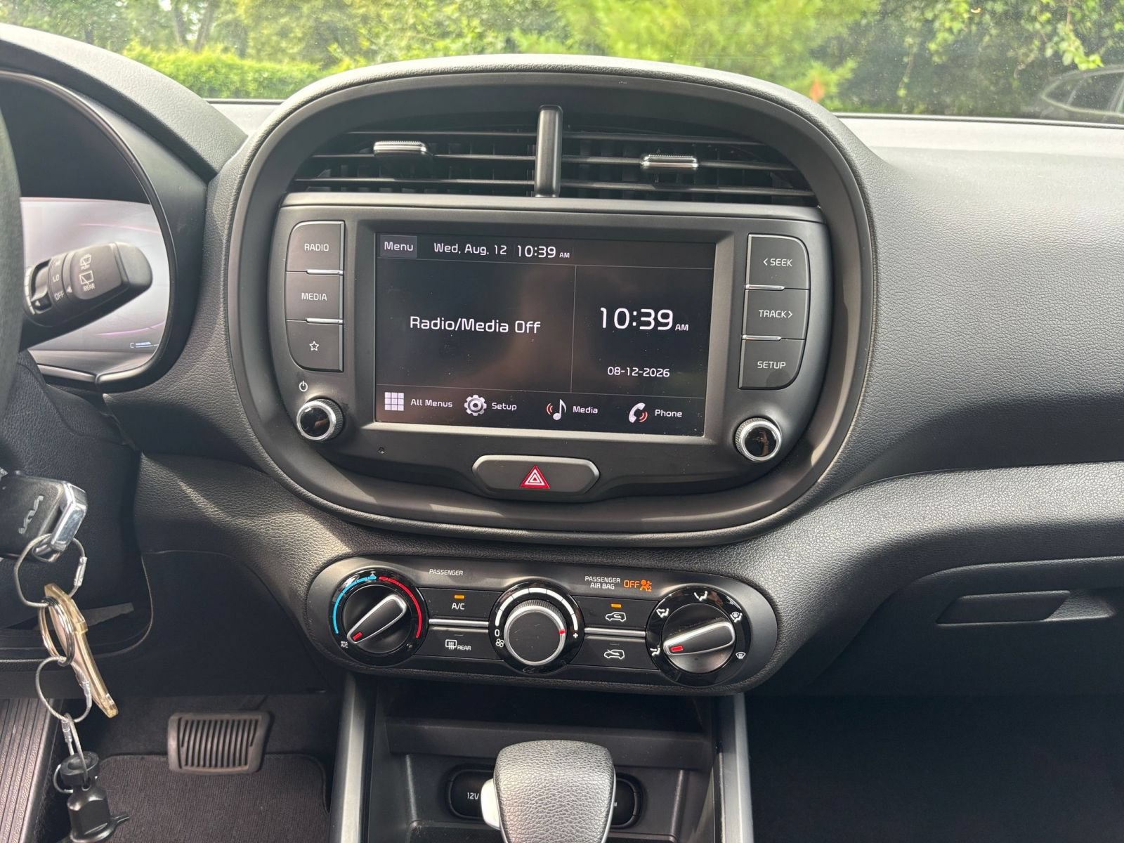 Used 2025 Kia Soul LX w/ LX Technology Package FWD image 16