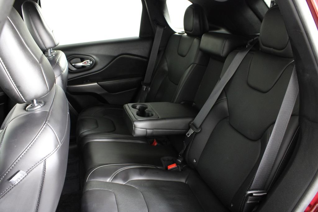 Used 2019 Jeep Cherokee Limited image 21