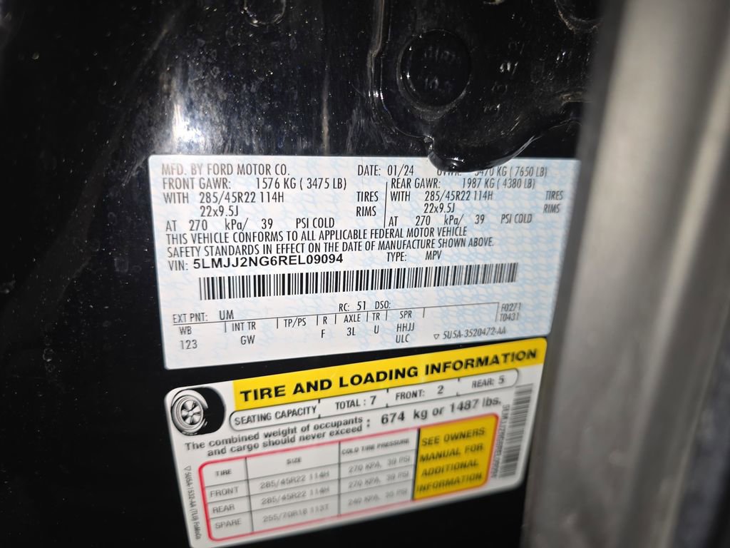 Used 2024 Lincoln Navigator Premiere image 36