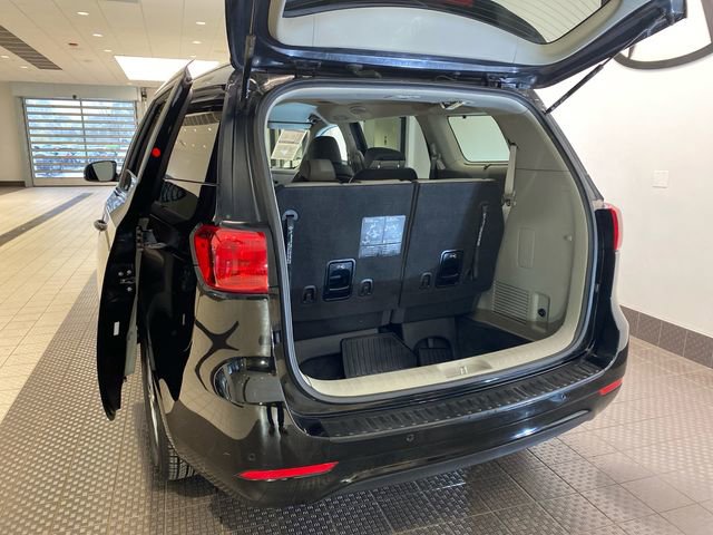 Used 2017 Kia Sedona LX w/ LX Essentials Premium Package image 25