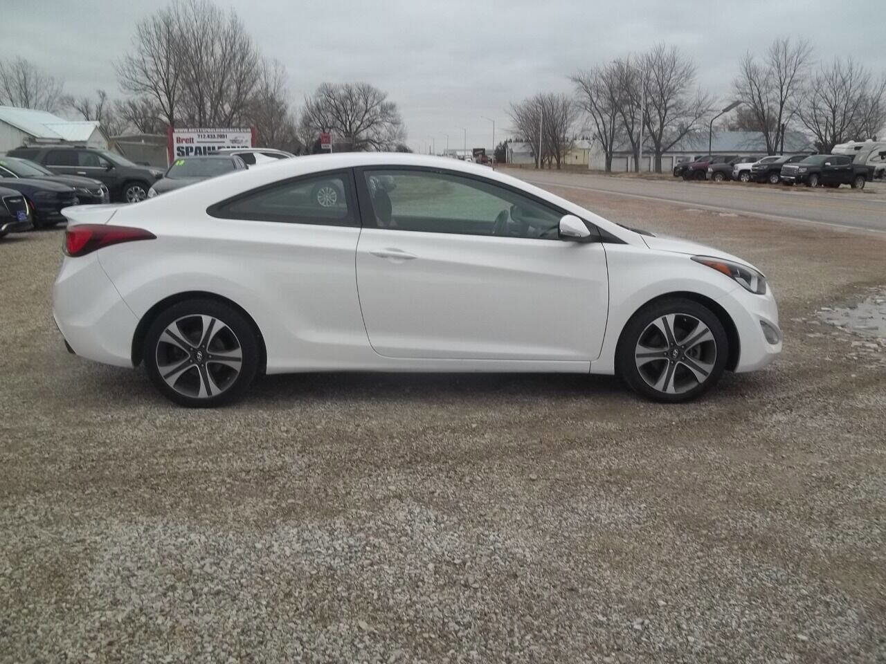 Used 2014 Hyundai Elantra image 2