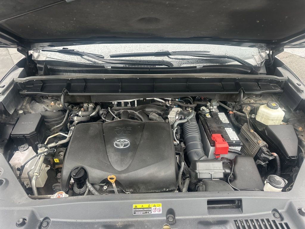 Used 2021 Toyota Highlander Platinum image 10