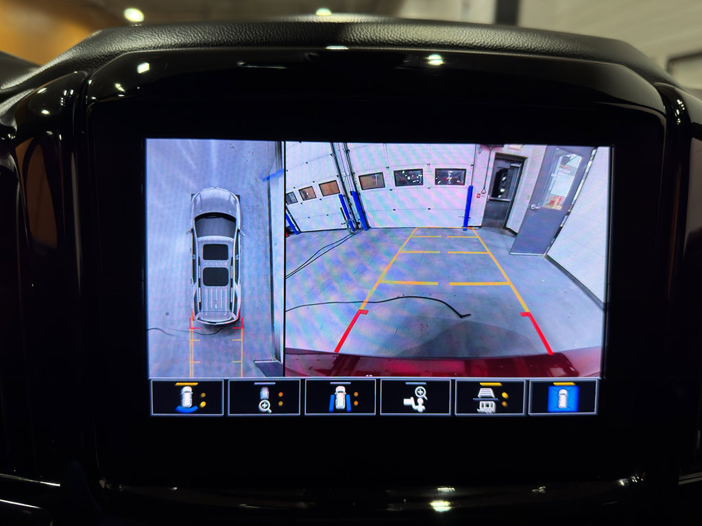 Used 2022 Chevrolet Traverse RS w/ LPO, Floor Liner Package image 32