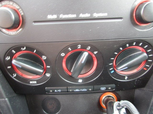 Used 2005 MAZDA MAZDA3 s w/ Moonroof & 6-CD Pkg FWD image 21