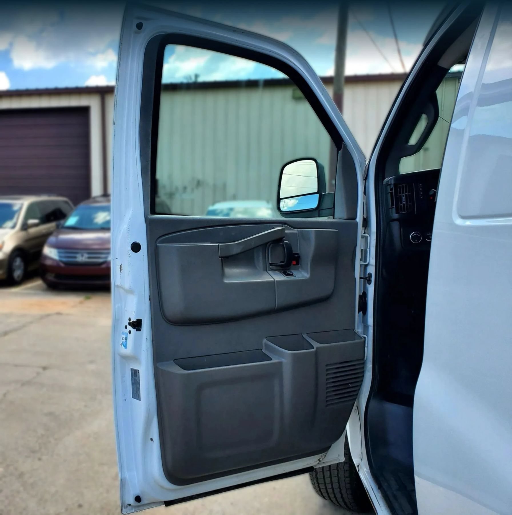 Used 2019 Chevrolet Express 2500 Extended w/ Driver Convenience Package RWD image 14
