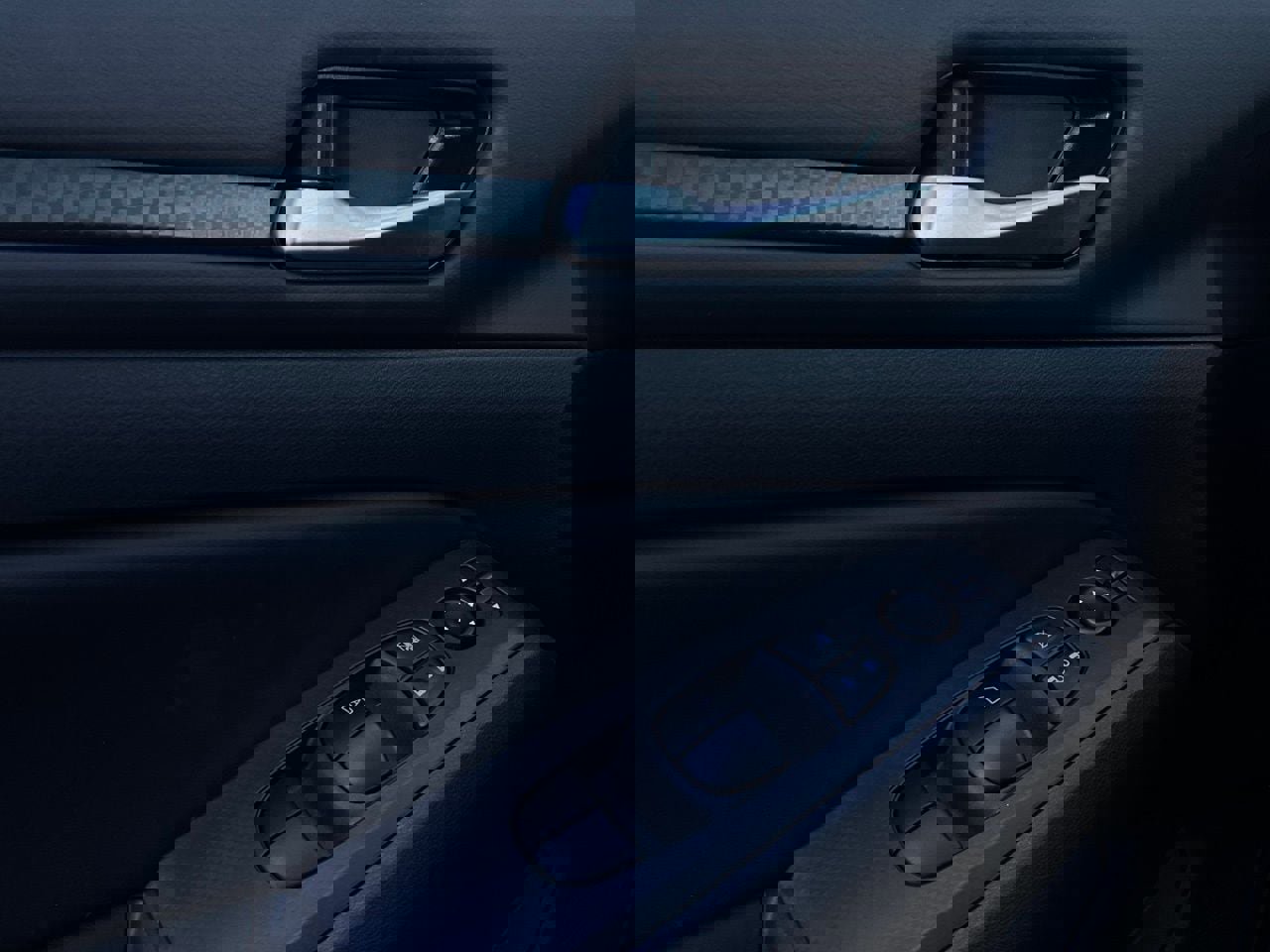 Used 2025 Nissan Altima 2.5 SV image 21