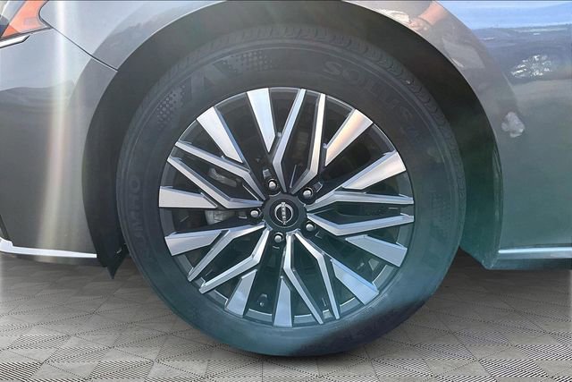 Used 2024 Nissan Altima 2.5 SV image 22