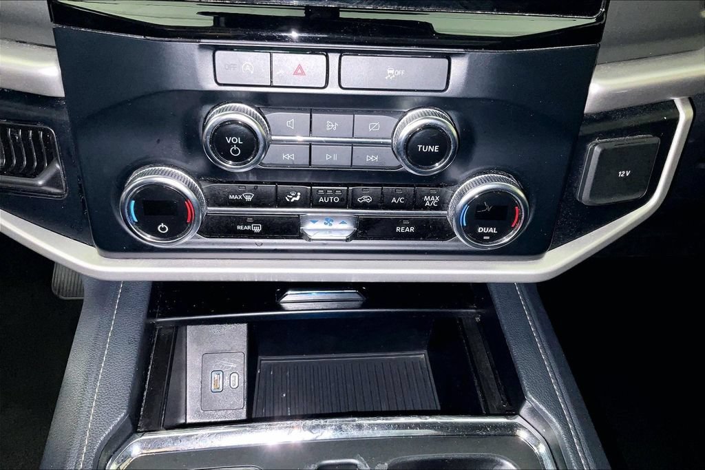Used 2024 Ford Expedition XLT RWD image 30