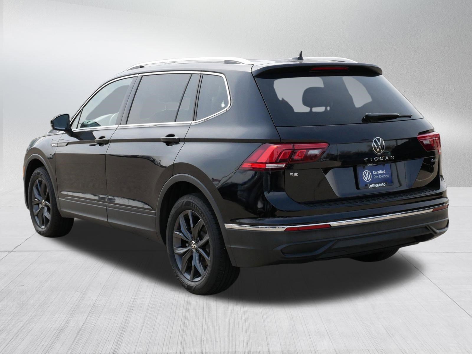 Certified 2023 Volkswagen Tiguan SE w/ Panoramic Sunroof Package image 5