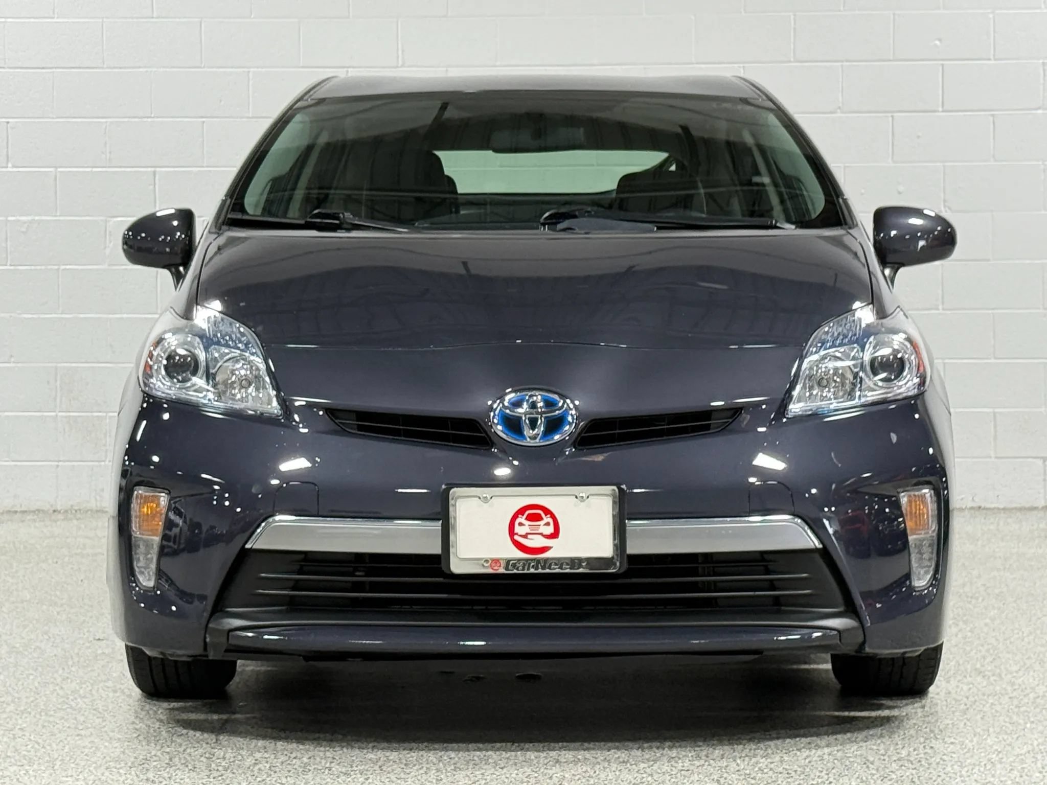 Used 2015 Toyota Prius Prime Plug-In Hybrid FWD image 3