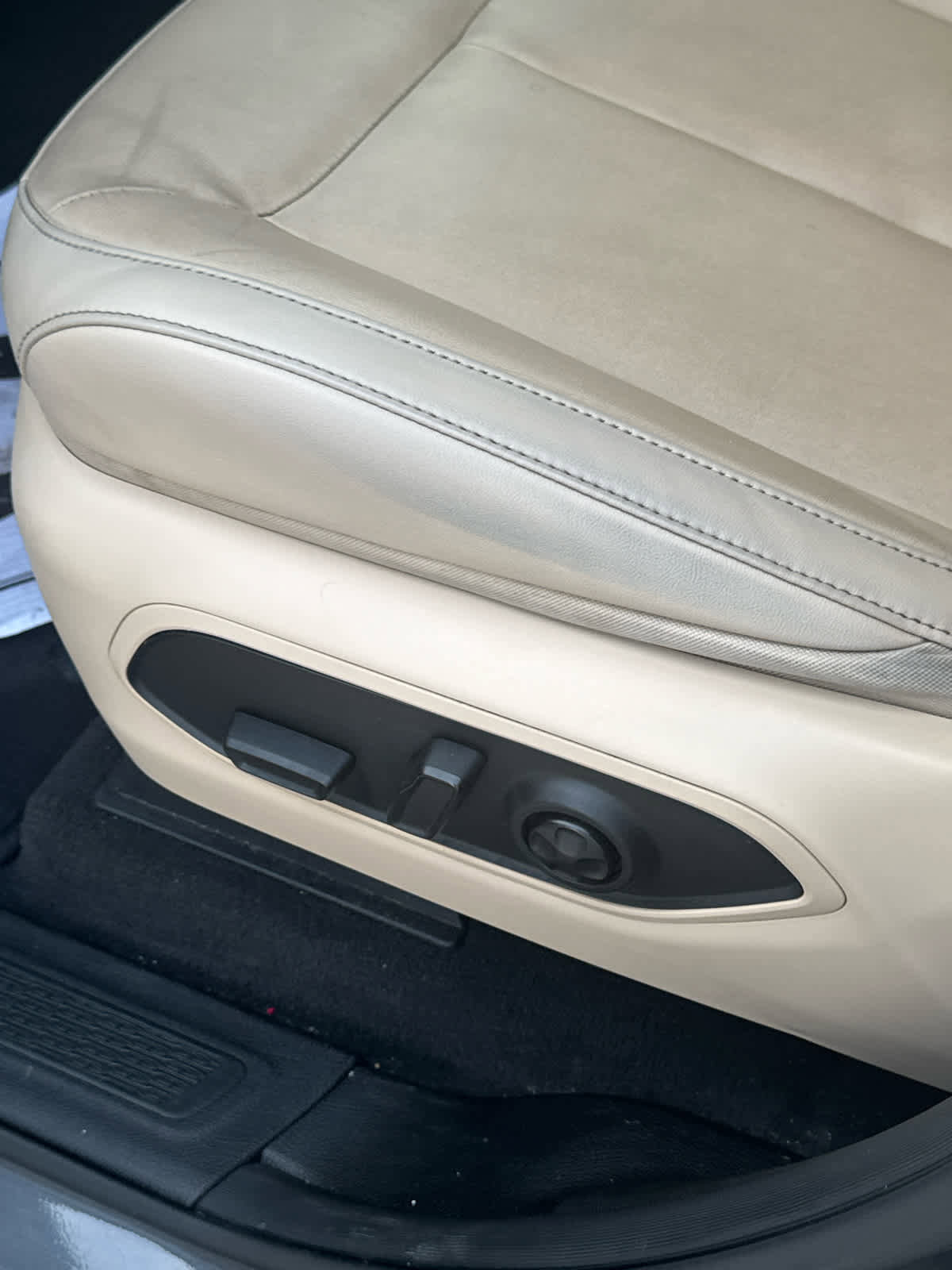 Used 2021 Jeep Grand Cherokee L Limited image 17