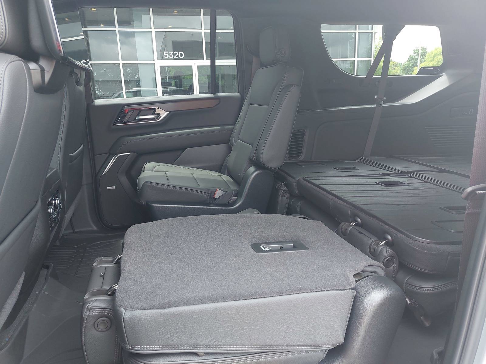 New 2026 GMC Yukon XL Denali w/ Denali Reserve Package AWD/4WD image 15