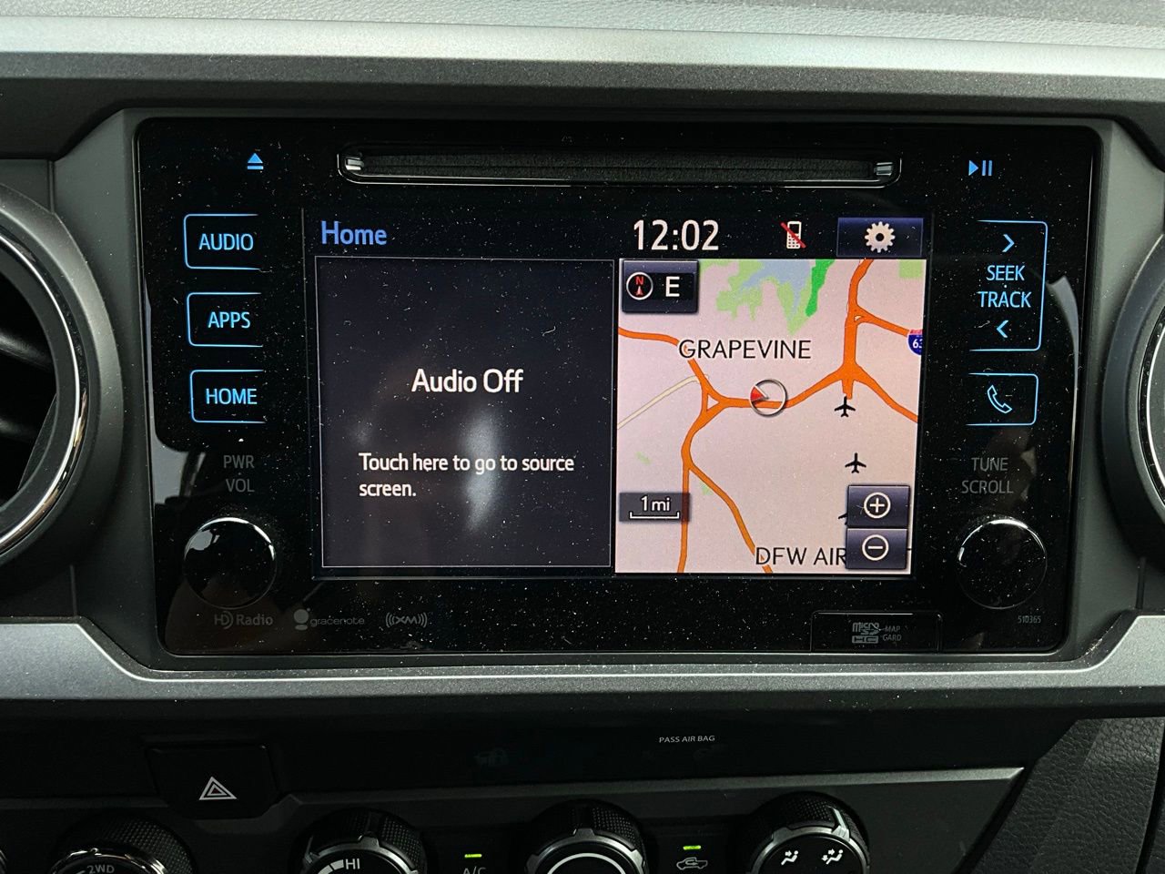 Used 2019 Toyota Tacoma TRD Sport w/ Technology Package image 28