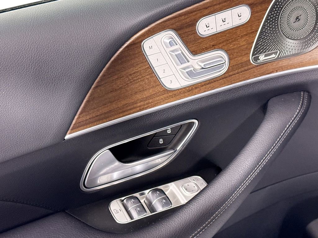 Certified 2025 Mercedes-Benz GLS 450 4MATIC image 24