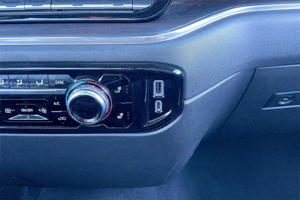 Used 2025 GMC Sierra 1500 SLT image 31