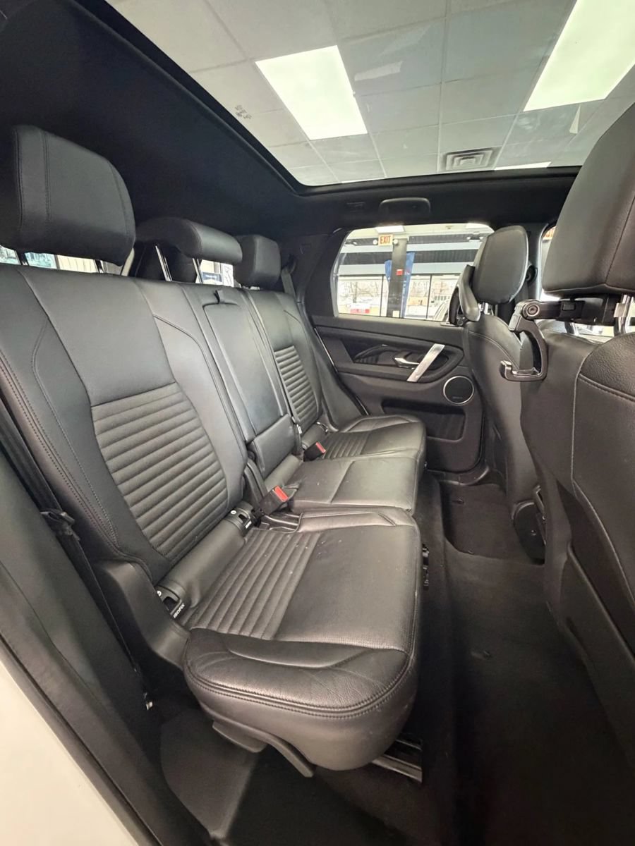 Used 2022 Land Rover Discovery Sport SE AWD/4WD image 12