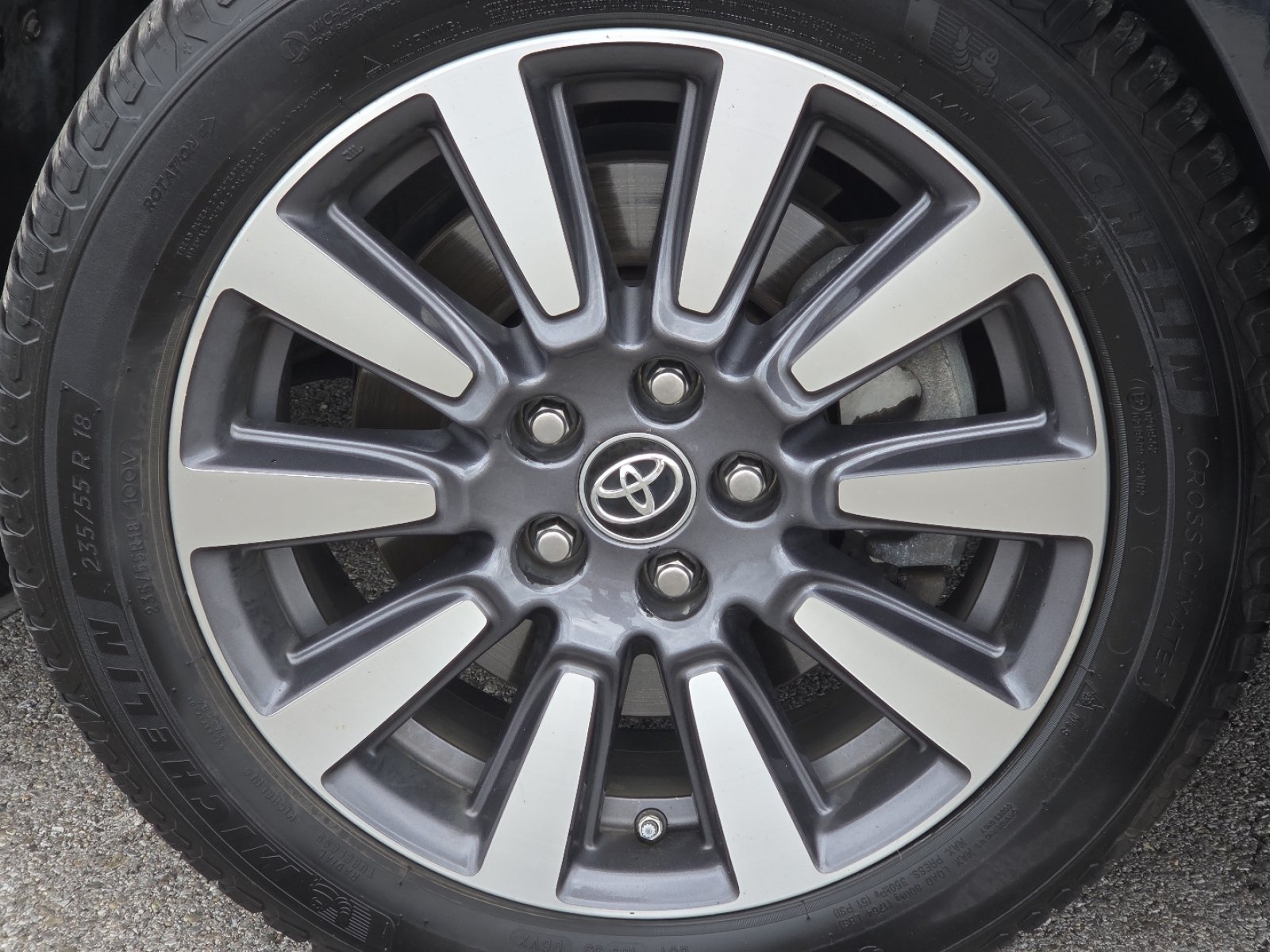 Used 2019 Toyota Sienna XLE w/ XLE Navigation Package AWD/4WD image 10
