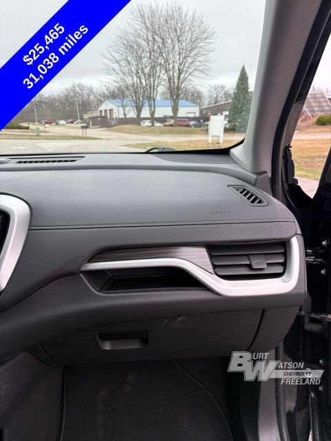 Used 2024 GMC Terrain SLT image 31