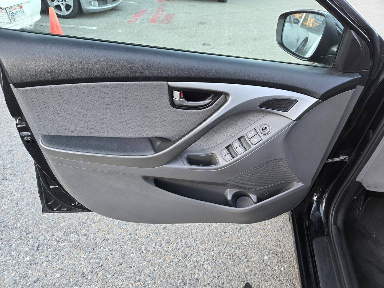Used 2012 Hyundai Elantra Limited w/ Technology Pkg 5 FWD image 19