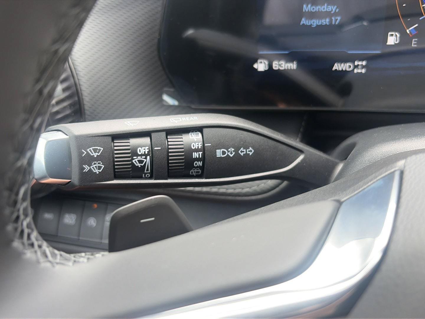 New 2027 Chevrolet Equinox LT w/ Convenience Package II AWD/4WD image 14