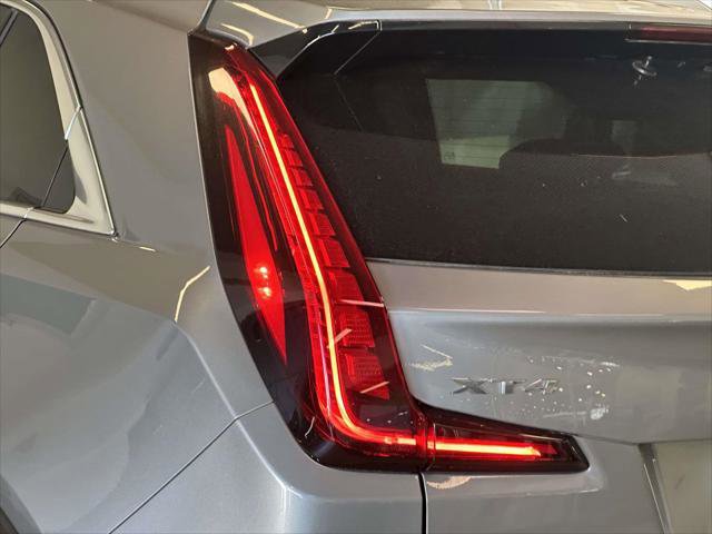 Used 2023 Cadillac XT4 Luxury w/ Cold Weather Package image 12