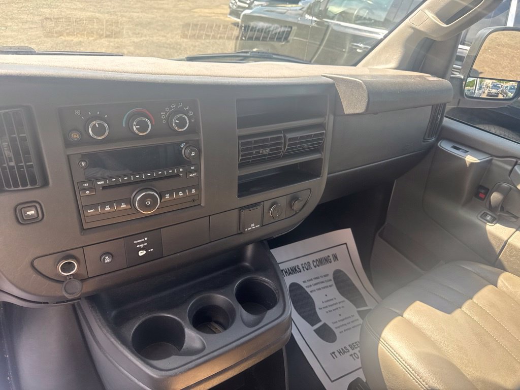 Used 2016 GMC Savana 3500 Extended RWD image 27
