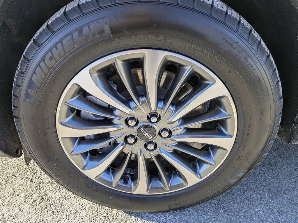 Used 2022 Lincoln Nautilus Reserve image 9