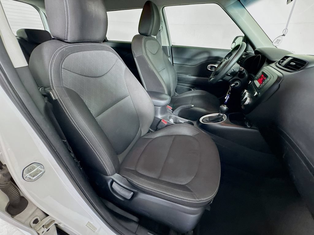 Used 2016 Kia Soul FWD image 29