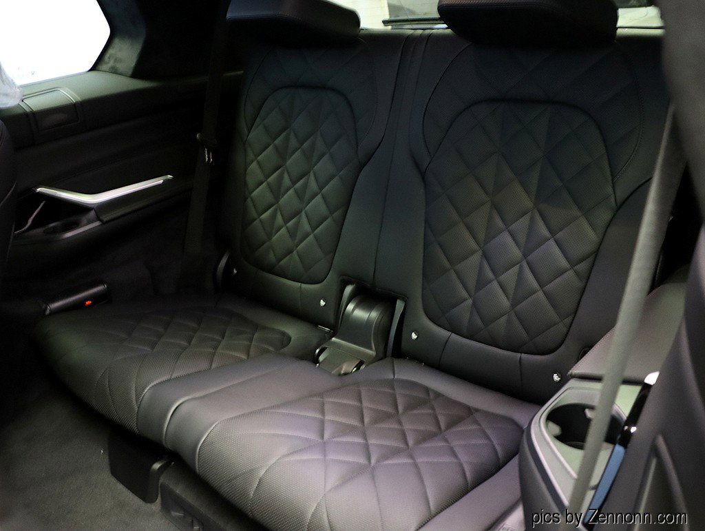 Used 2026 BMW X7 xDrive40i w/ M Sport Package image 13