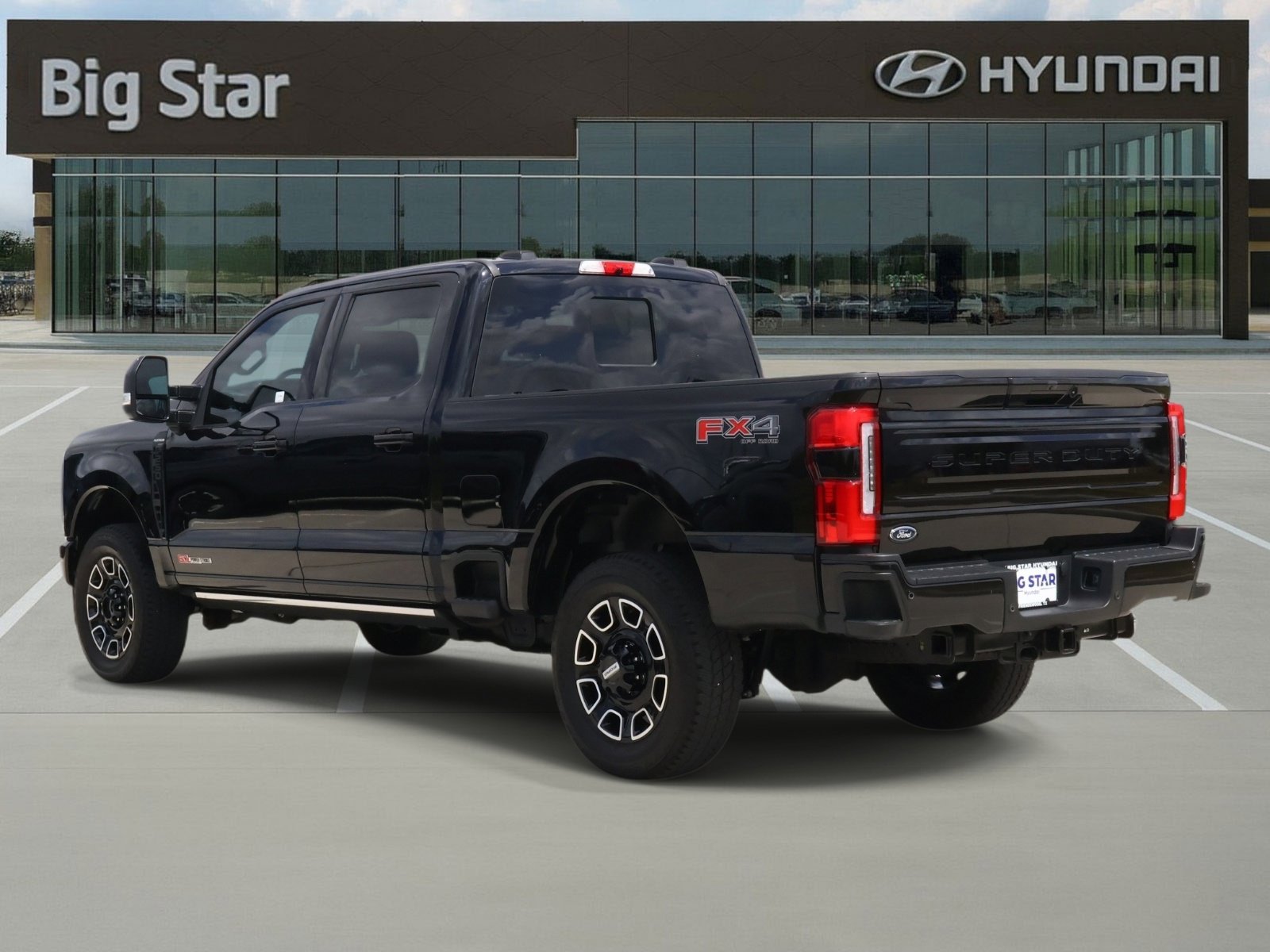 Used 2025 Ford F250 Platinum image 3