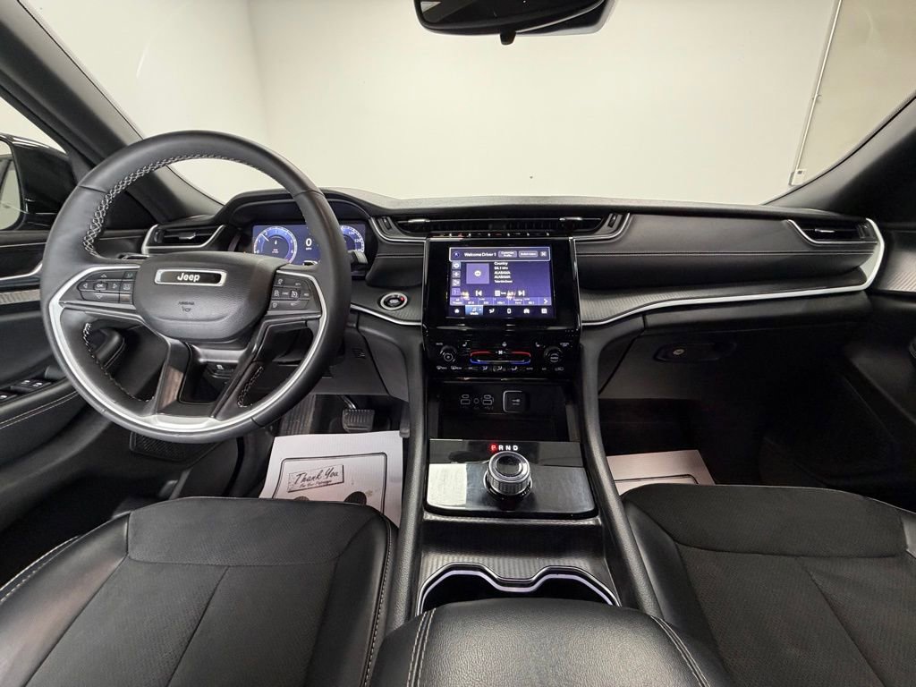 Used 2024 Jeep Grand Cherokee Altitude image 10
