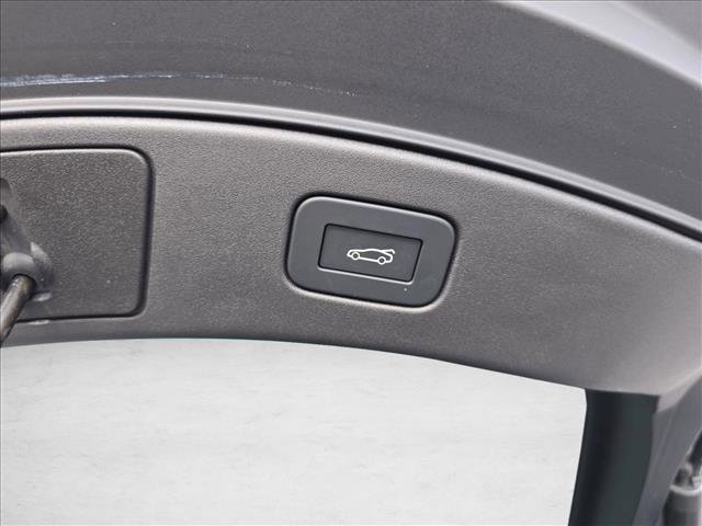 Used 2024 Jaguar F-TYPE R image 12