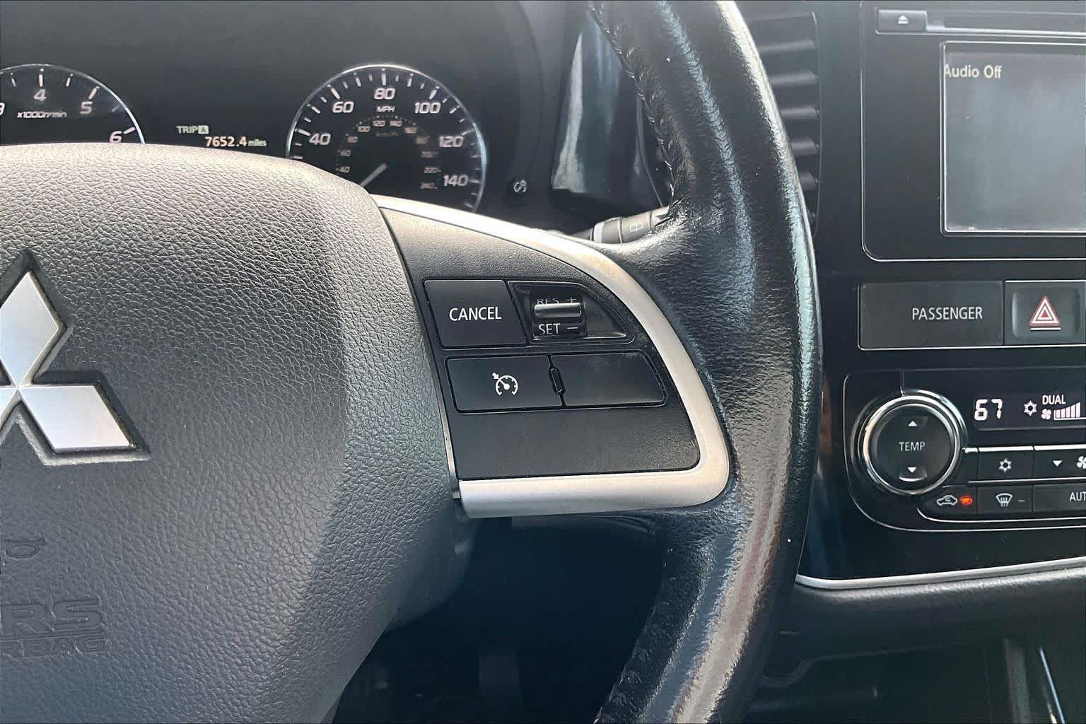 Used 2015 Mitsubishi Outlander SE FWD image 25