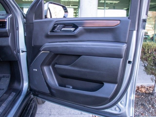 Used 2025 GMC Yukon XL Denali image 19