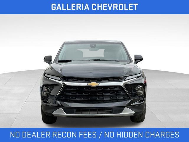 Used 2025 Chevrolet Blazer LT image 3
