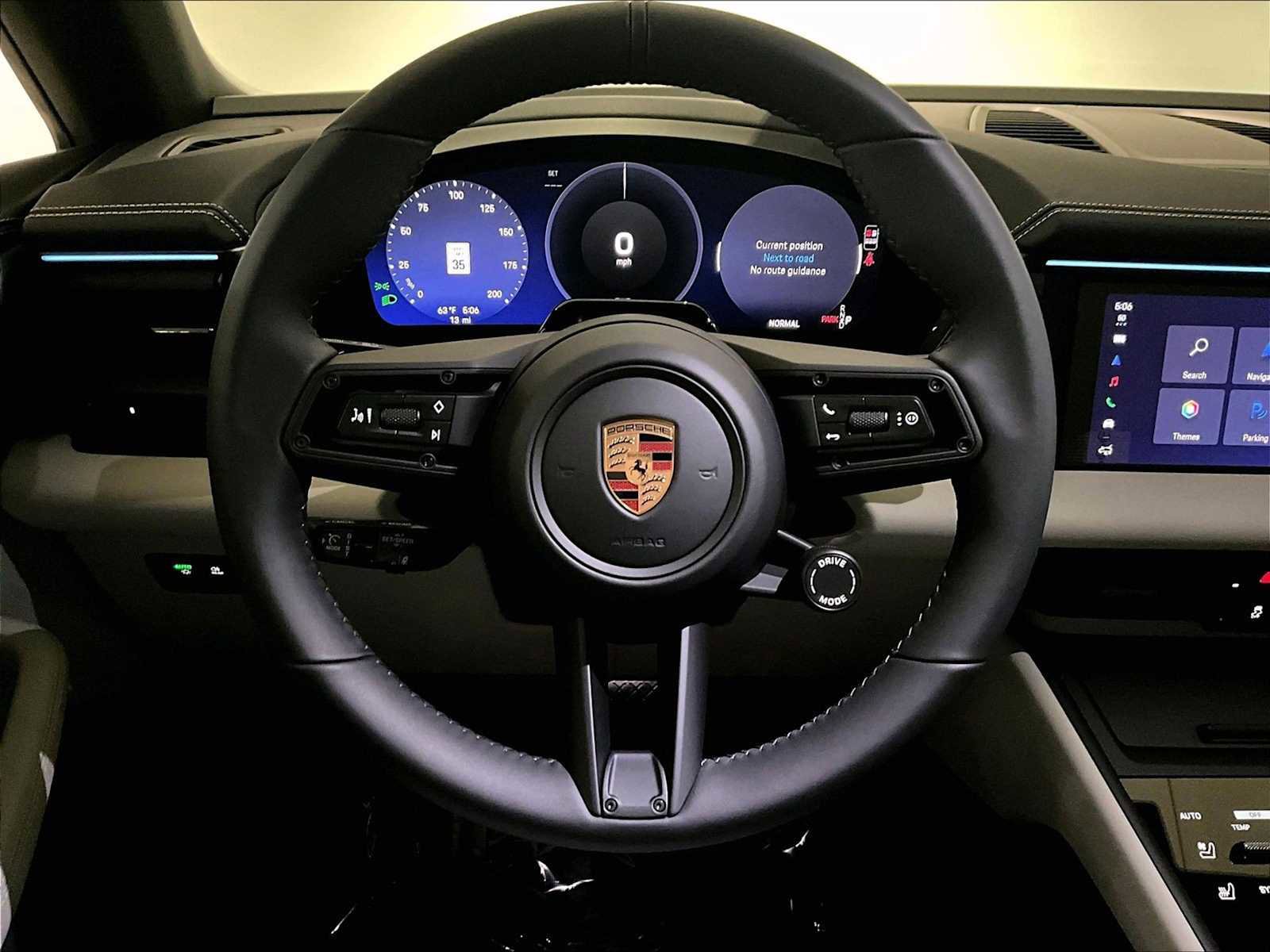 New 2026 Porsche Macan 4 Electric image 15