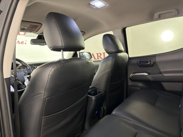 Used 2018 Toyota Tacoma SR5 AWD/4WD image 14