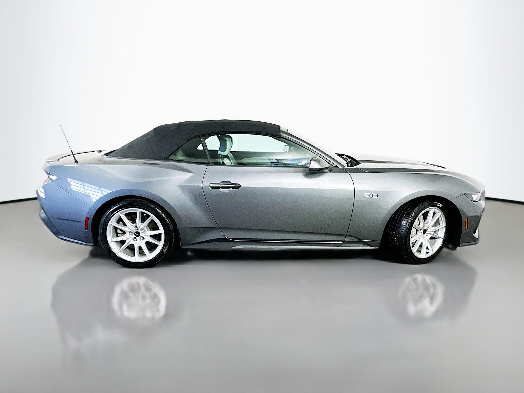 Used 2024 Ford Mustang GT Premium RWD image 8