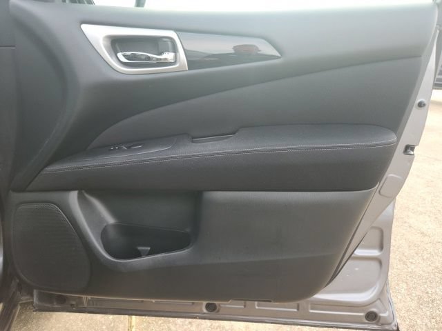 Used 2017 Nissan Pathfinder S FWD image 14