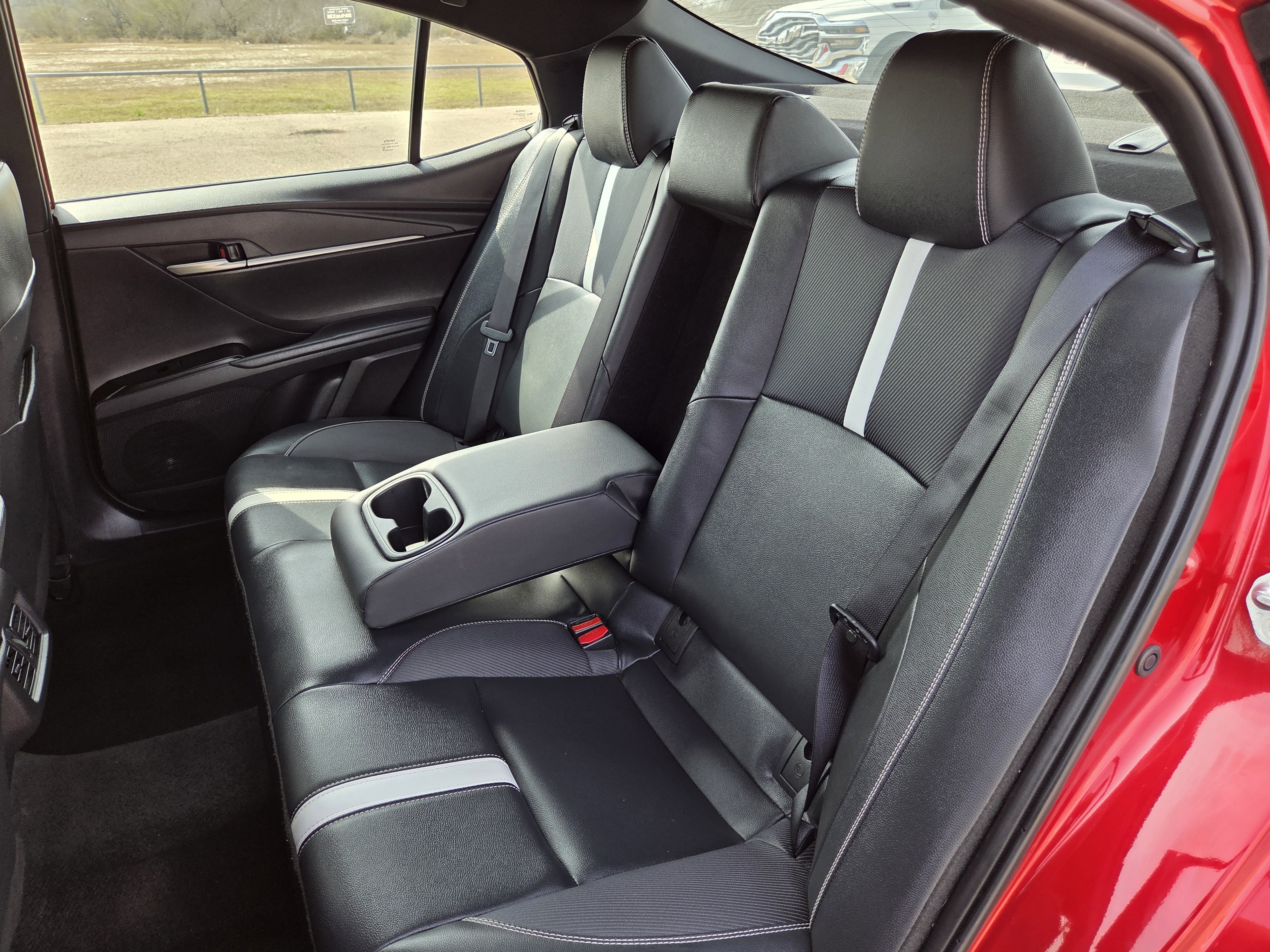 Used 2025 Toyota Camry SE image 22