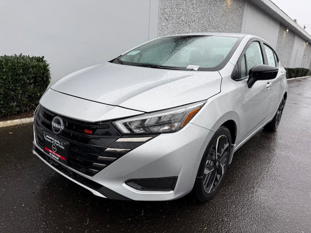 New 2025 Nissan Versa SR w/ Trunk Package FWD image 3