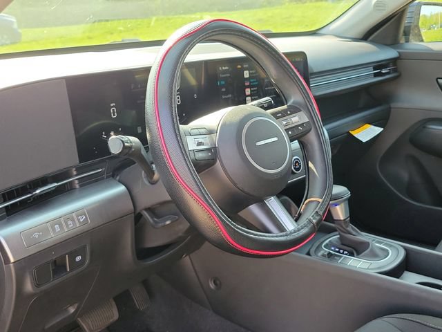 Used 2025 Hyundai Kona SE AWD/4WD image 24
